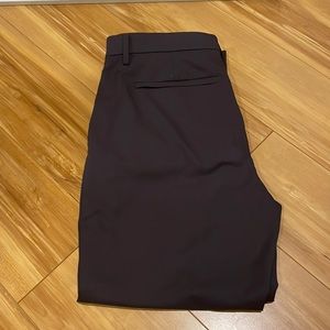 Banana republic motion tech crop pants with ankle zip